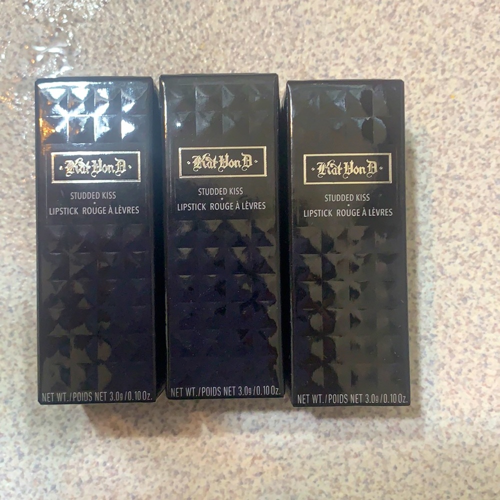 New Kat Avon D lipsticks in red-ish orange